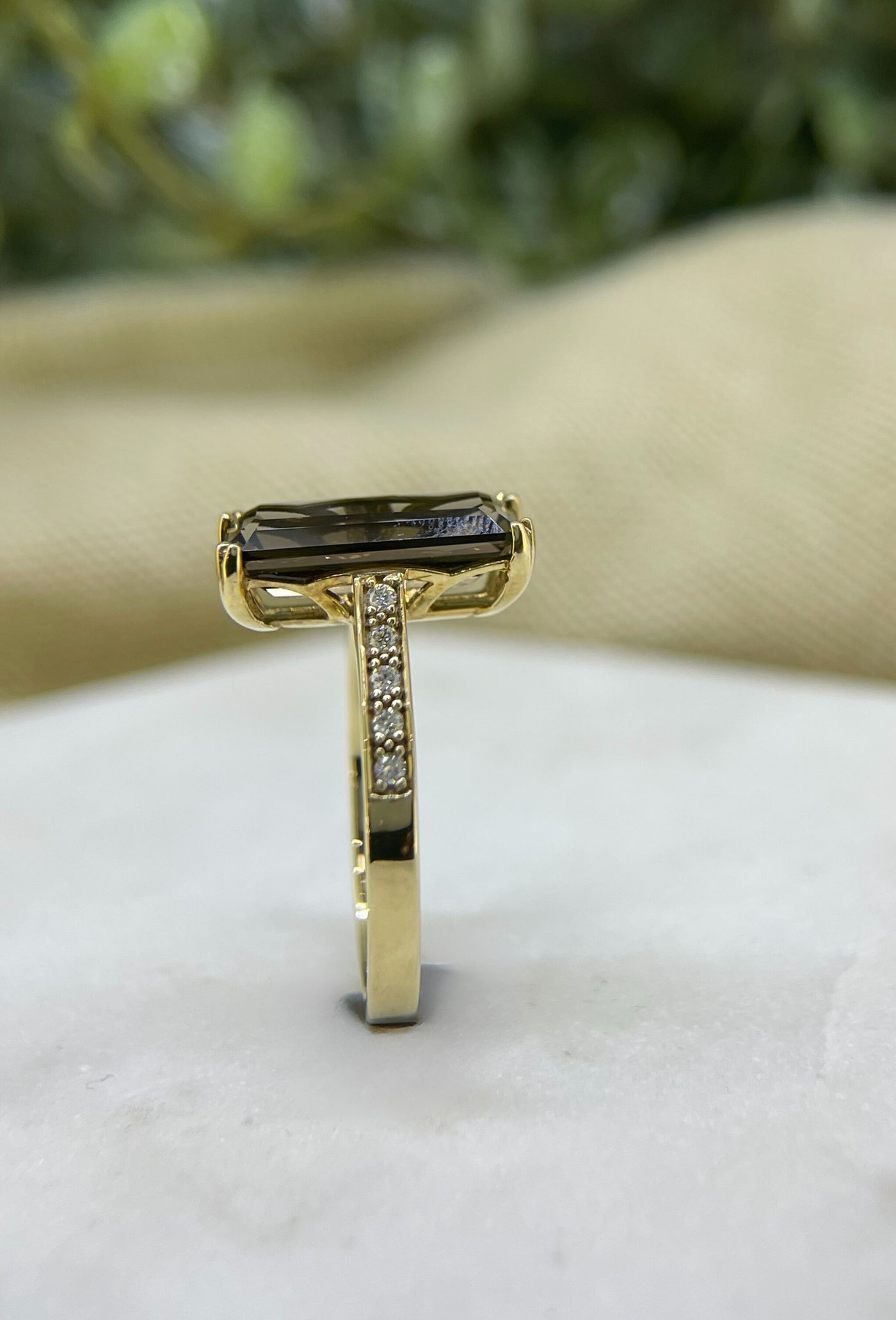 9ct Yellow Gold Diamond & Smokey Quartz Ring