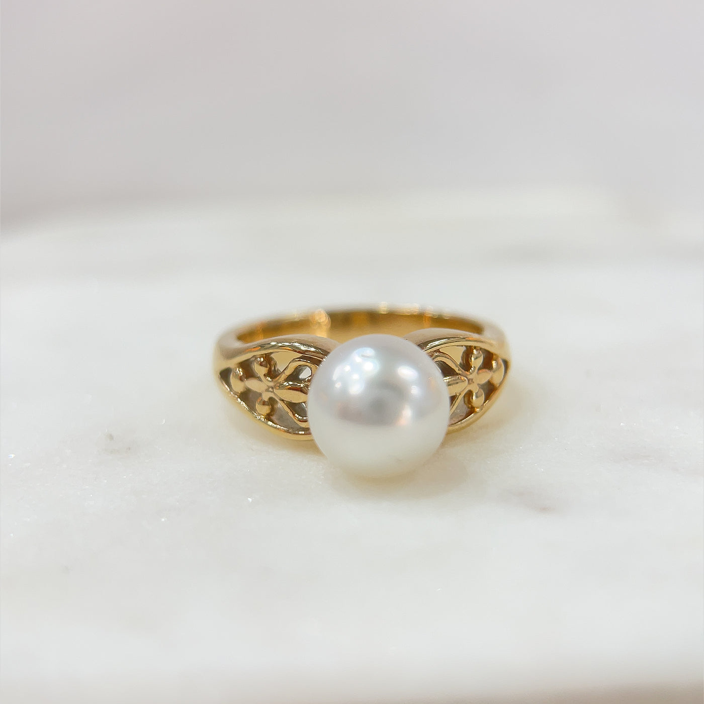 Handmade 9ct gold pearl ring