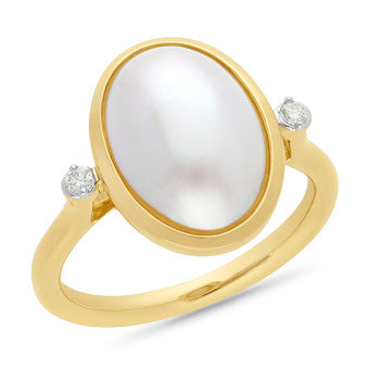 9ct Yellow gold Mabe pearl and Diamond ring