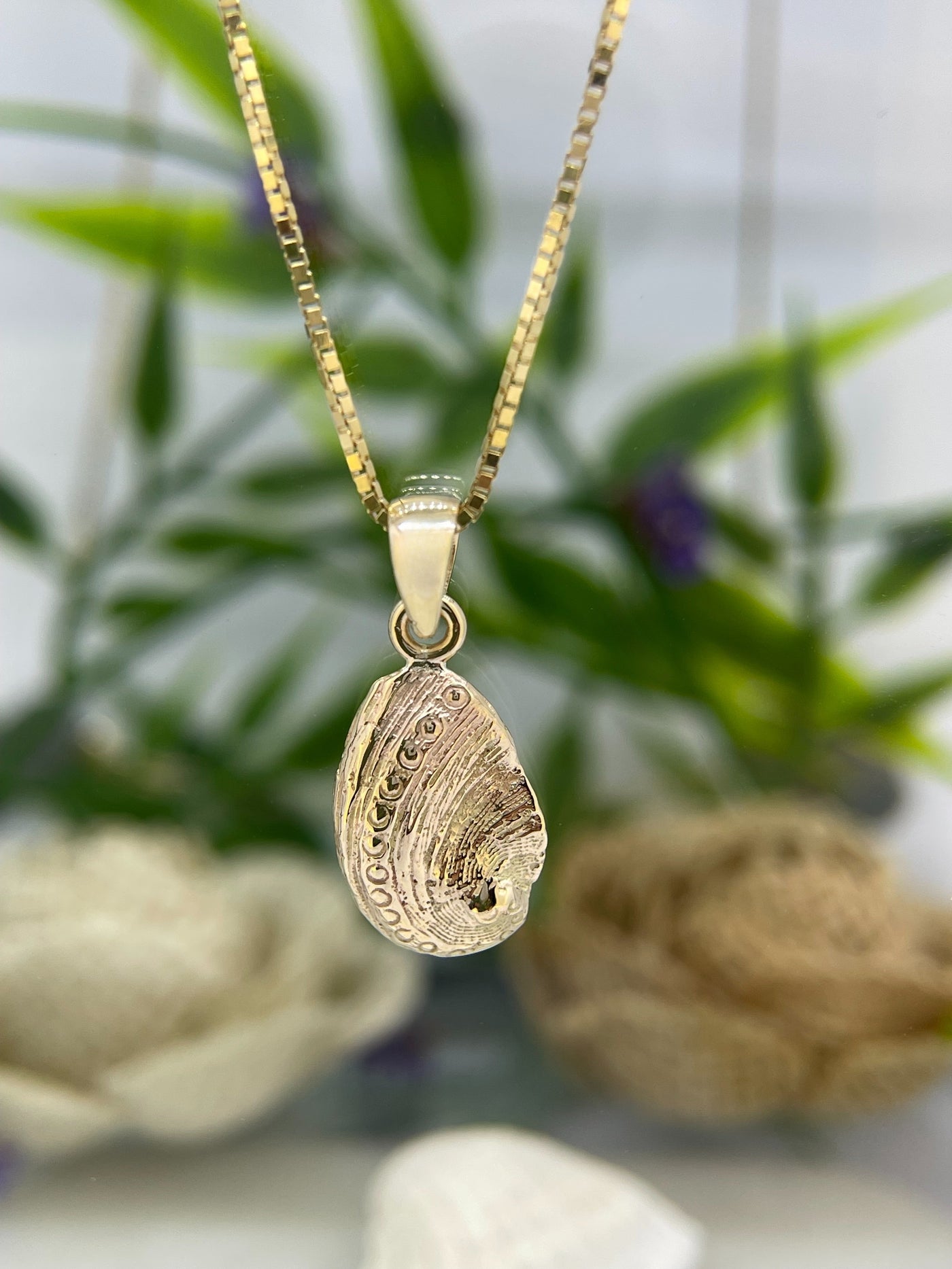 9ct Yellow Gold Abalone Shell pendant