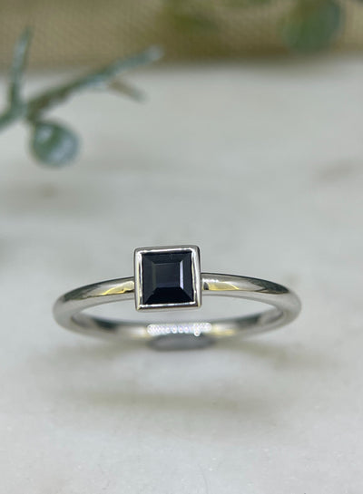 9ct White Gold Square Sapphire ring
