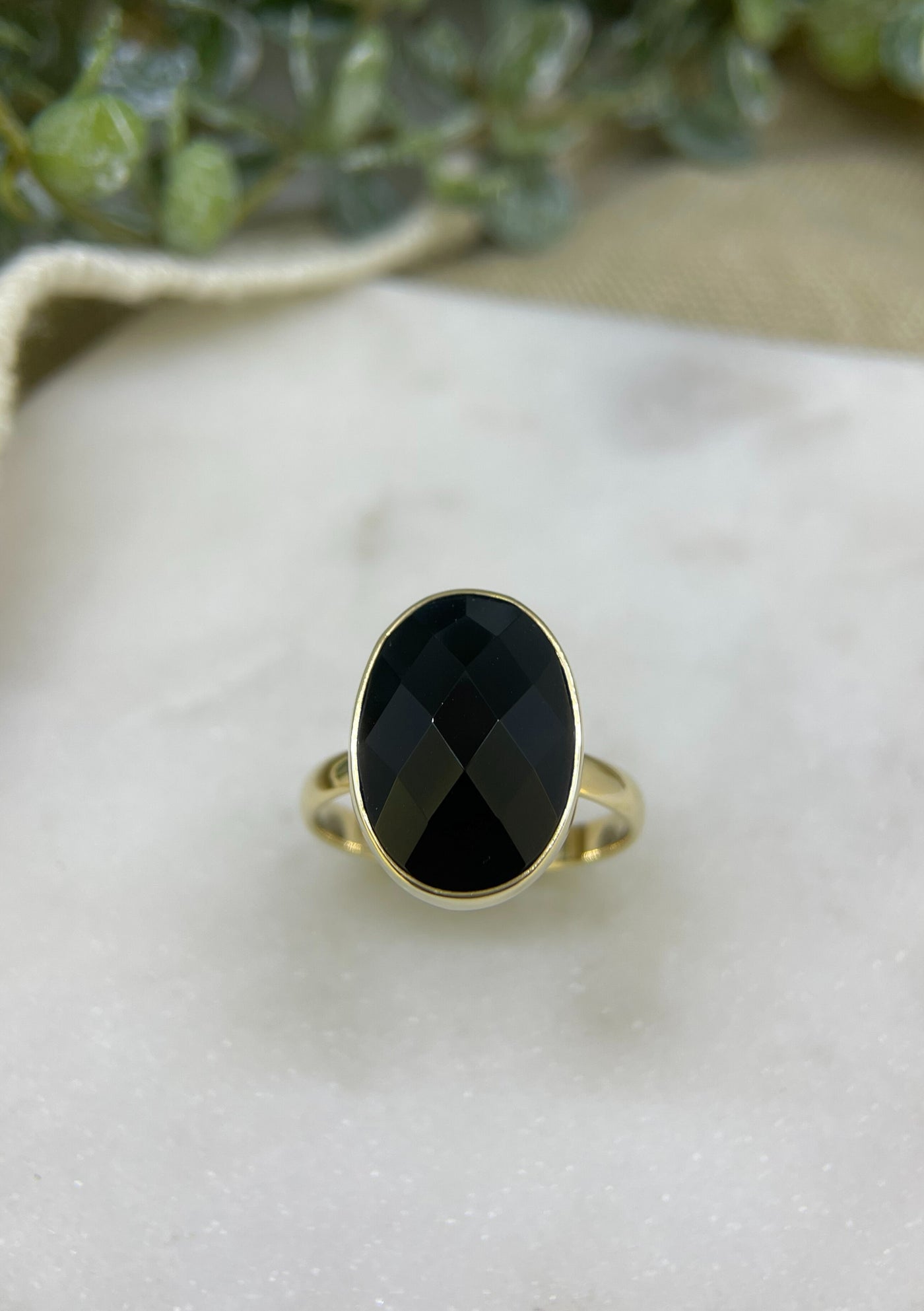 9ct Yellow gold Onyx ring
