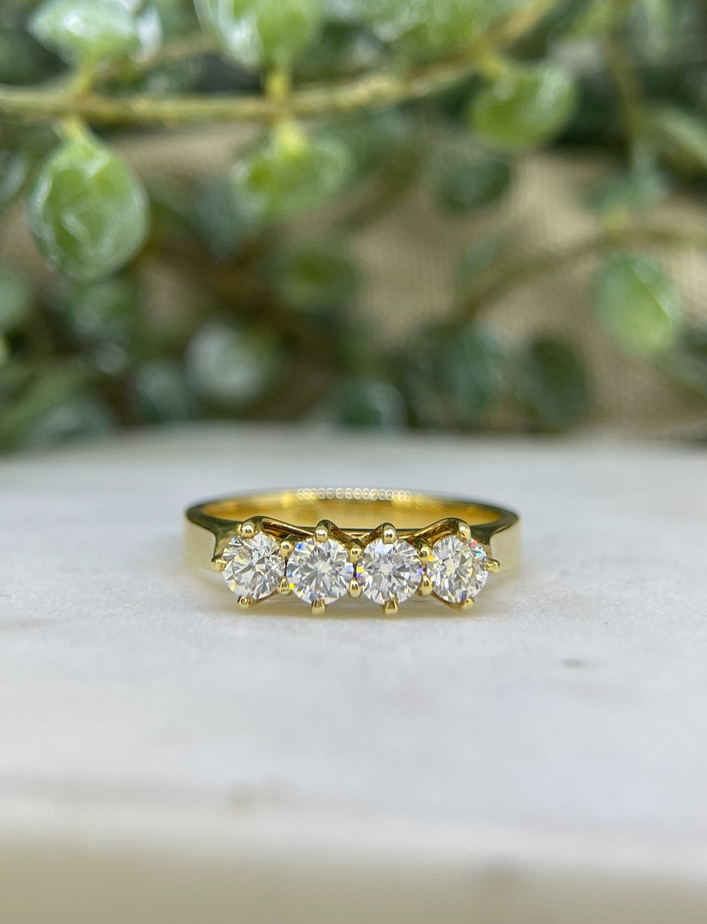 18ct Yellow Gold & Diamond Ring