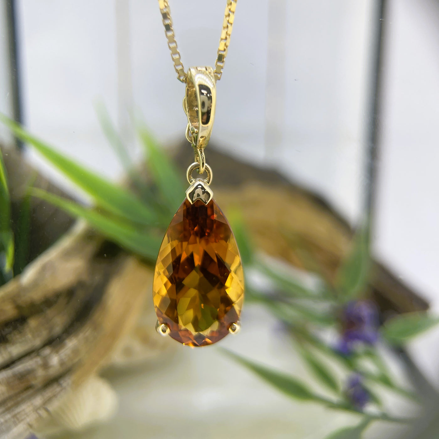 9ct Yellow gold Citrine pendant