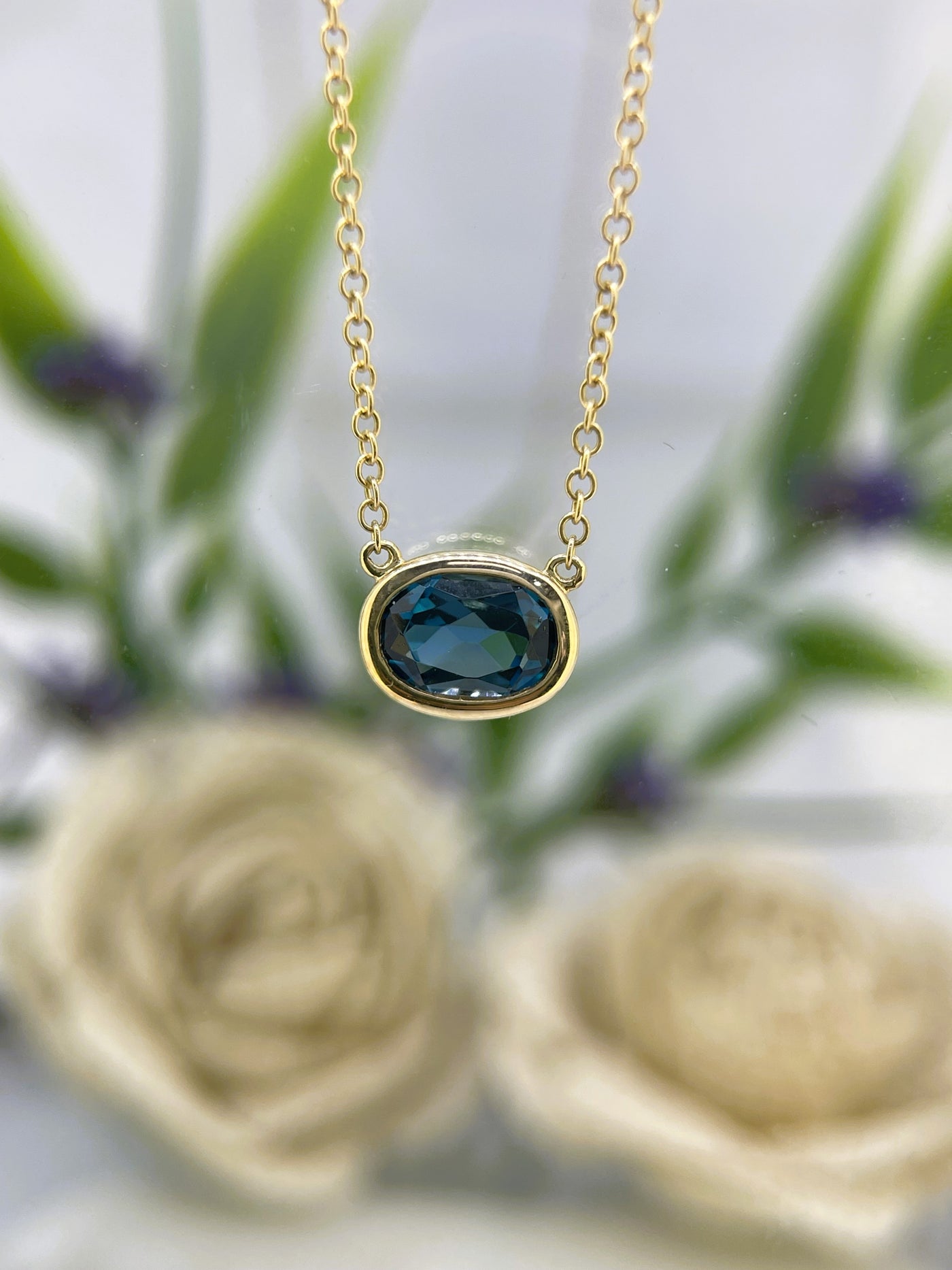 9ct Yellow gold London Blue Topaz necklace