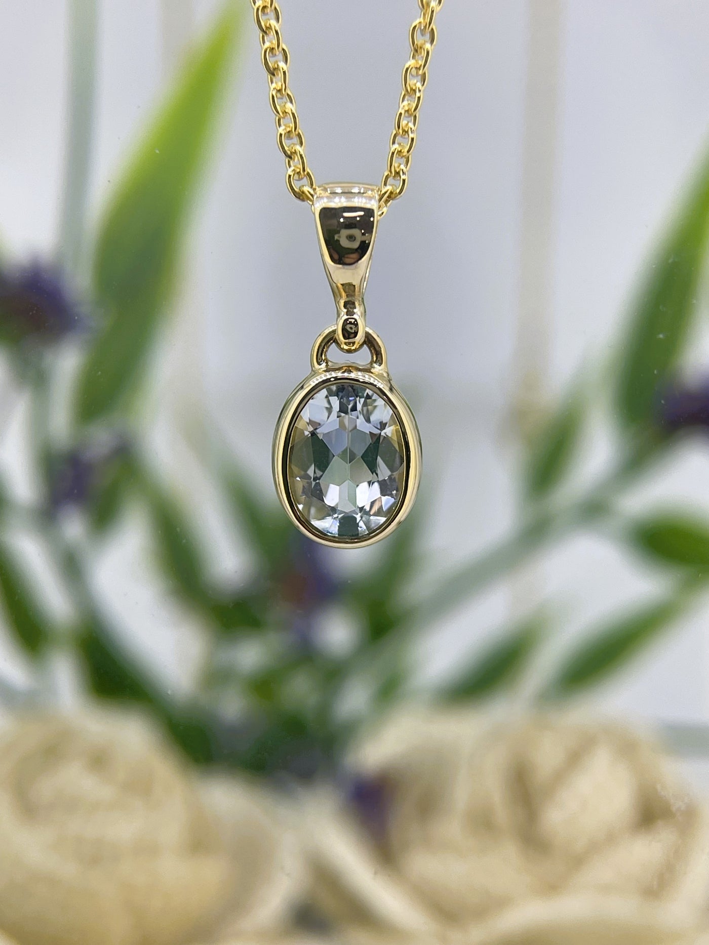 9ct Yellow gold Aquamarine Pendant