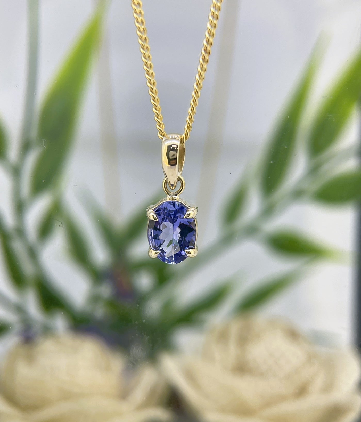 9ct Yellow gold Tanzanite Pendant