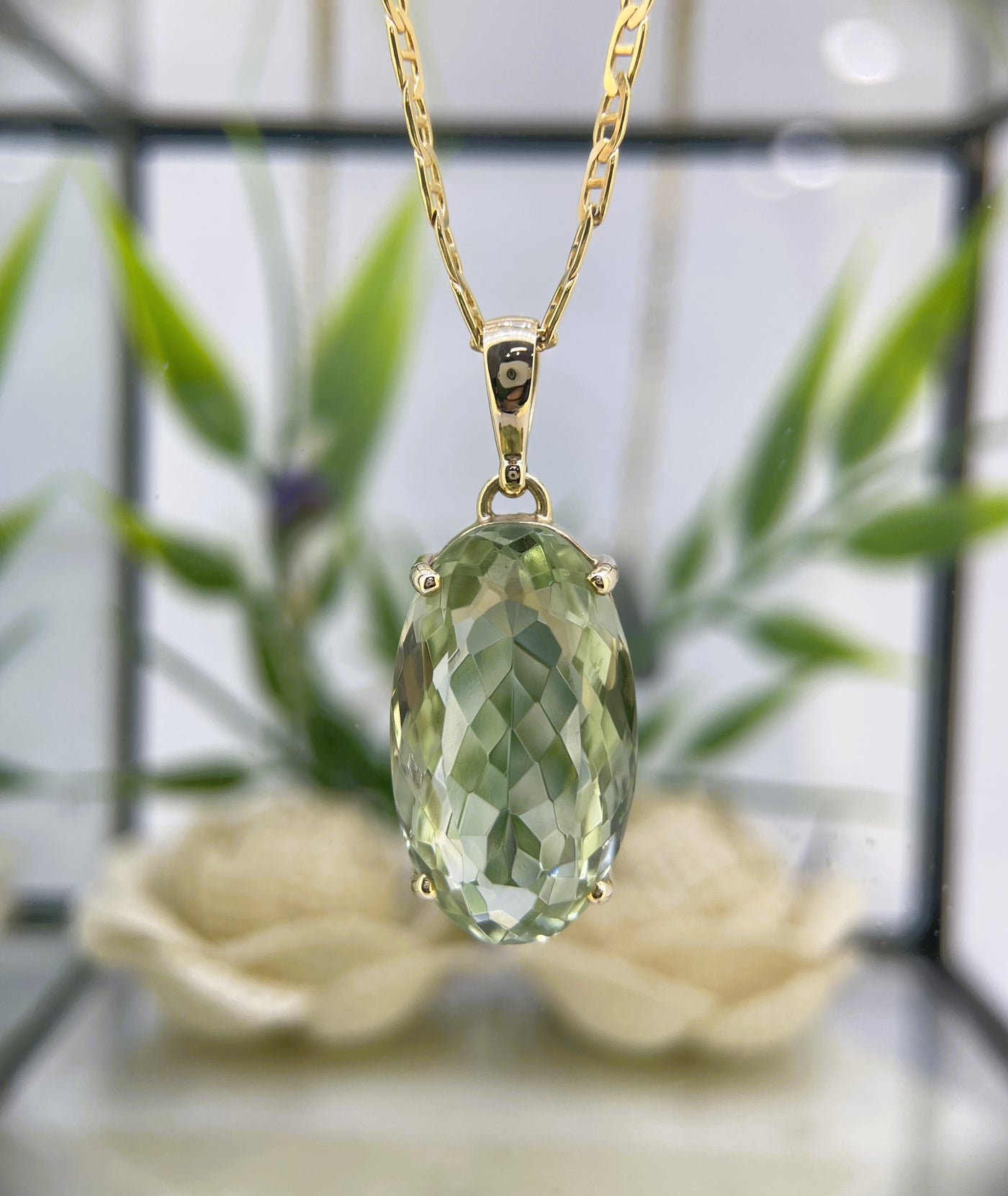 9ct Yellow gold Green Amethyst pendant