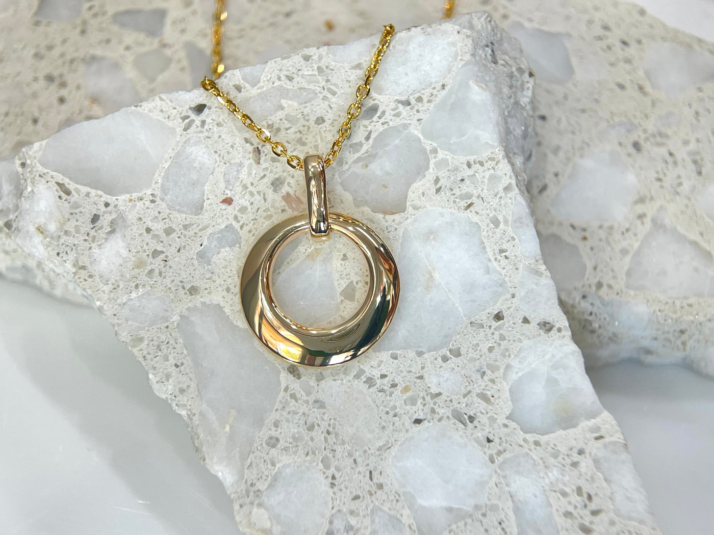 9ct yellow gold Handmade Circle Pendant