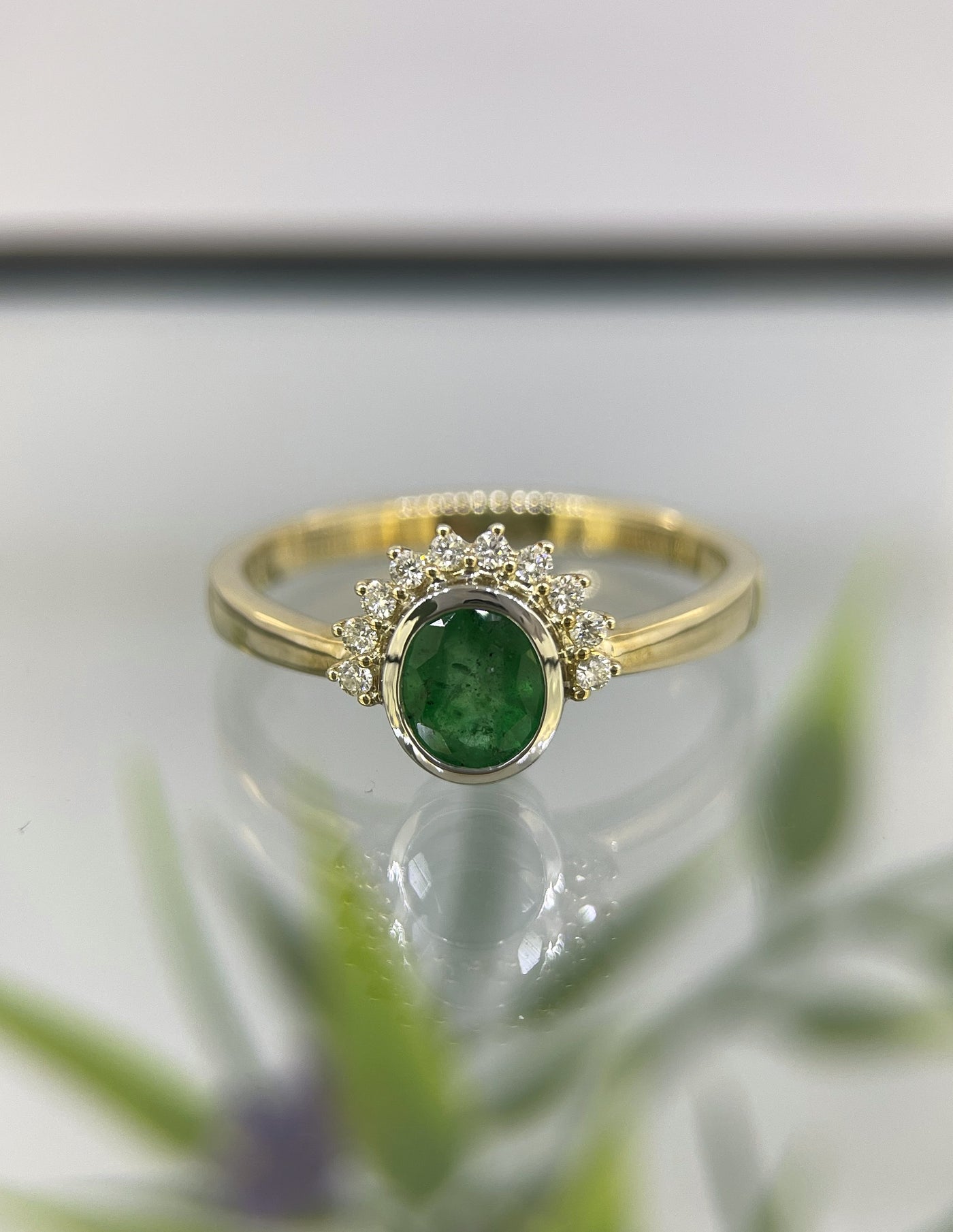 9ct Yellow/White Gold Emerald & Diamond ring
