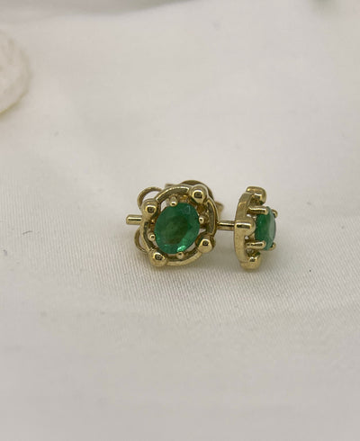 9ct Yellow gold & Emerald stud earrings