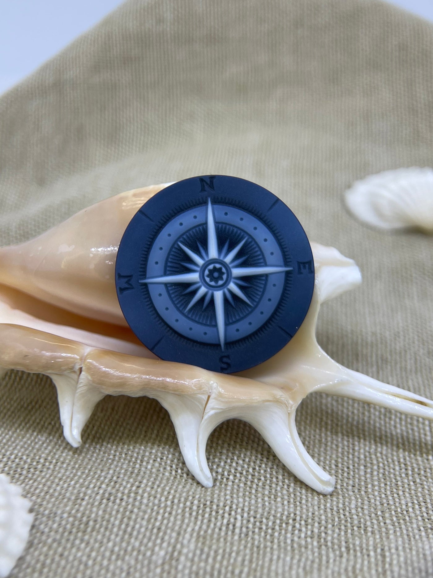Round Compass Cameo