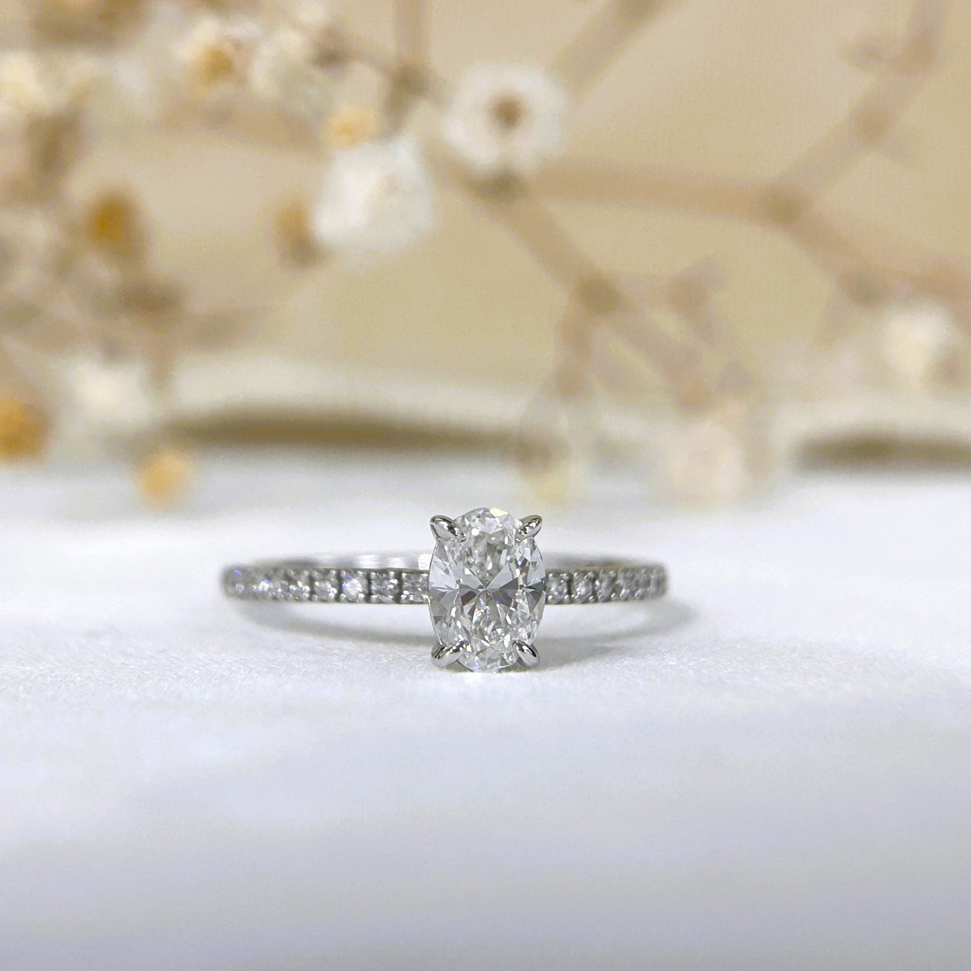 18ct White gold Oval diamond engagement ring