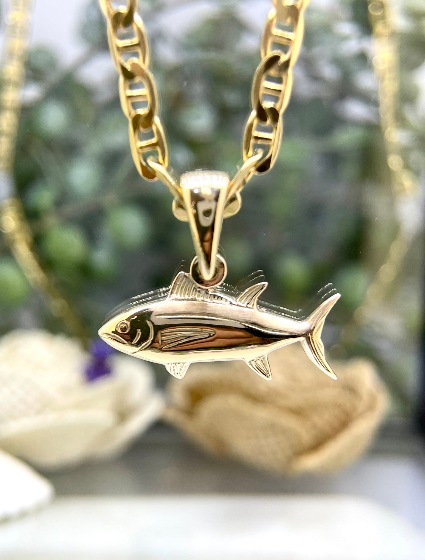 9ct Yellow Gold Tuna