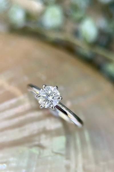 18ct White Gold Diamond Solitaire Engagement ring