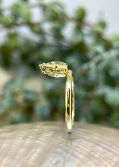 9ct Yellow Gold Green Amethyst & Diamond Ring