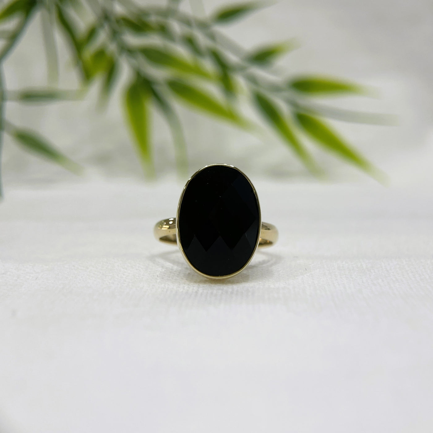 9ct Yellow gold Onyx ring