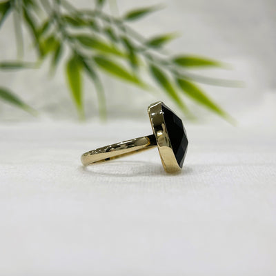 9ct Yellow gold Onyx ring