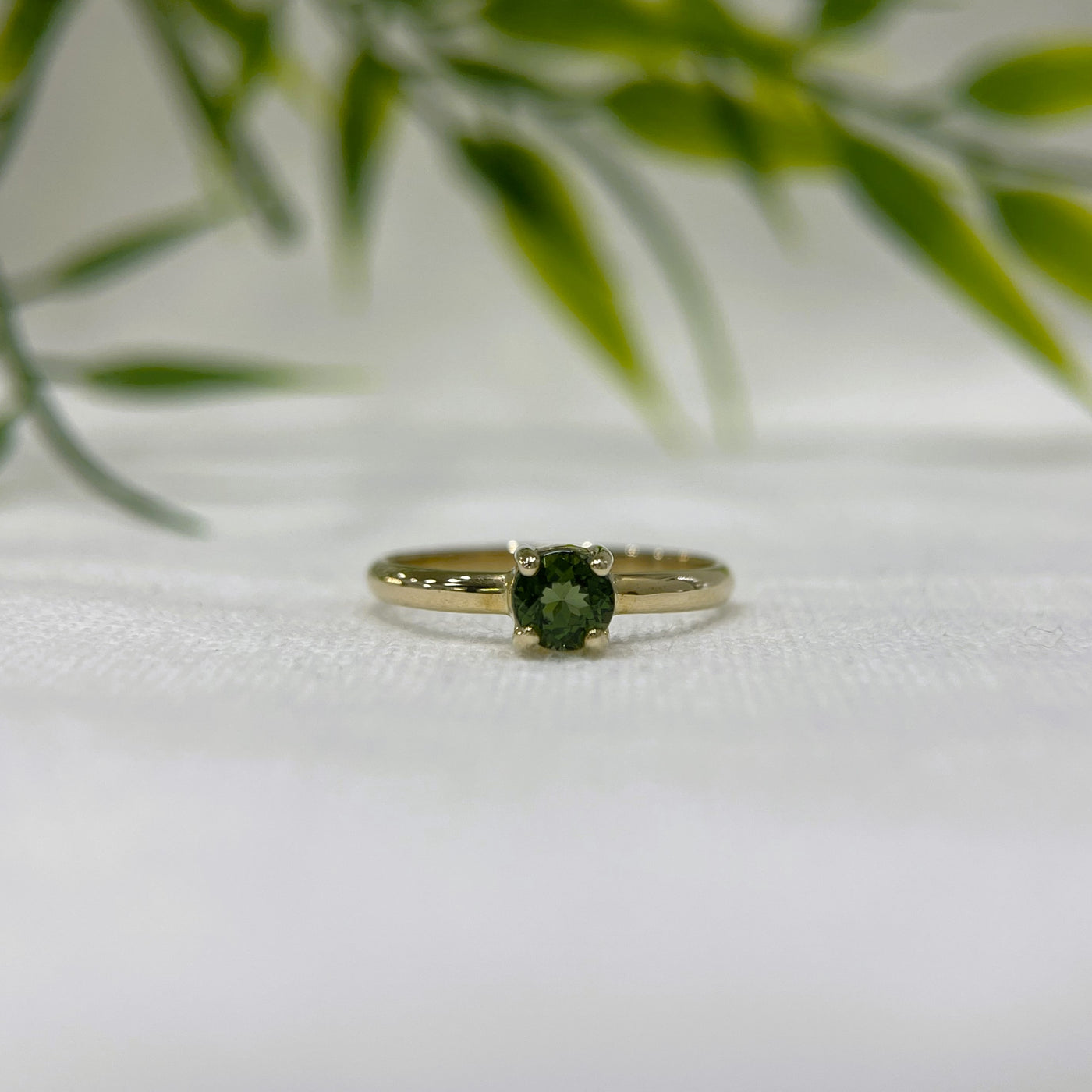 9ct Yellow gold Green Tourmaline ring