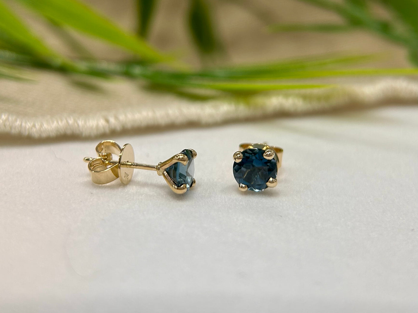 9ct Yellow gold London blue Topaz studs