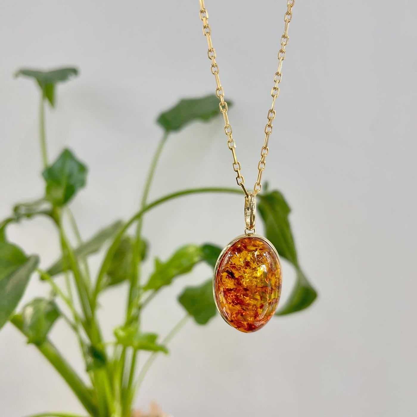 9ct Yellow gold Amber Pendant