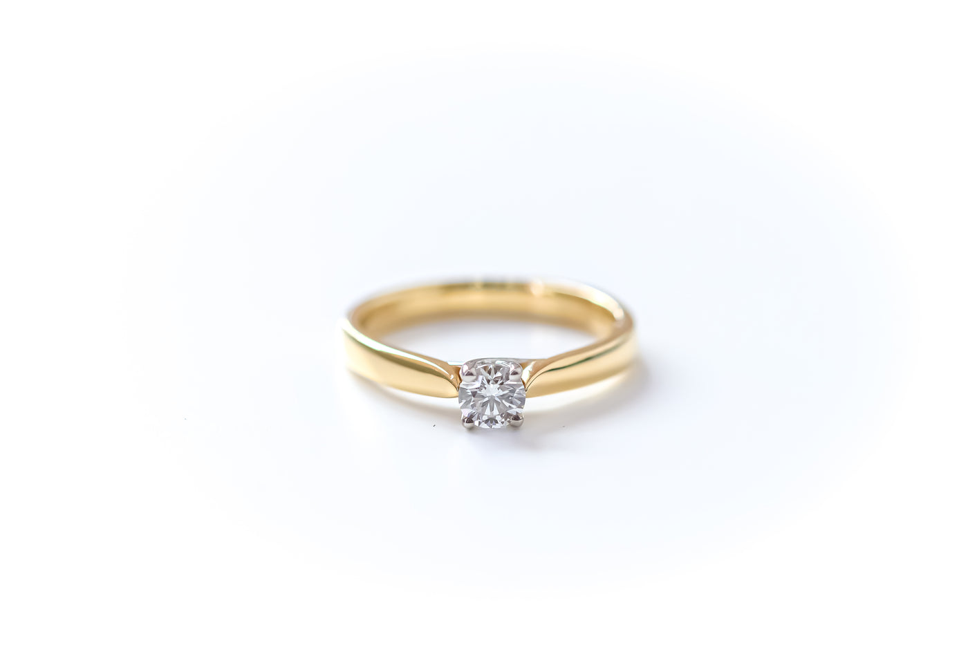18ct Yellow Gold 4 Claw Solitaire Diamond Engagement Ring